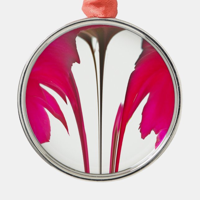 Adorno Metálico Moda asombrosa rosa rosa roja bajo el cielo blanco (Frente)