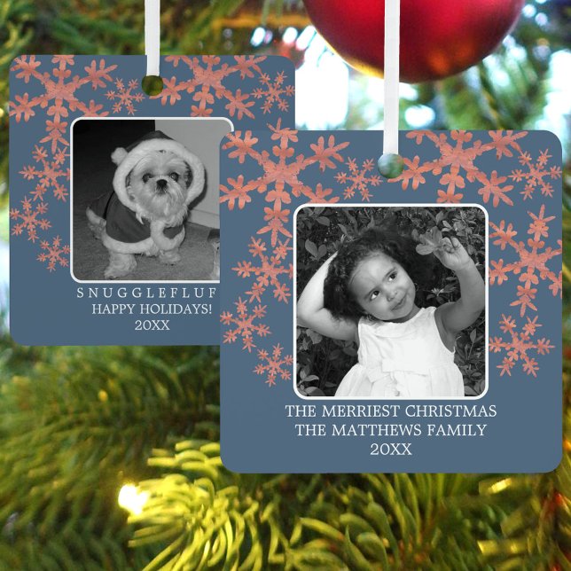 Adorno Metálico Moderno copo de nieve ruso azul 2 festividad fotog (Add your 2 photos to this double sided Christmas ornament in blue with rustic faux wood snowflakes)