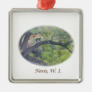 Adorno Metálico Mono en un árbol