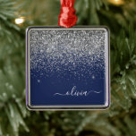 Adorno Metálico Monograma de esparkle Purpurina azul de la marina<br><div class="desc">Nombre del Monograma del Purpurina Azul de Plata y Marina y Ornamento de Navidad Inicial. Esto hace que el dulce perfecto cumpleaños 16,  boda,  ducha de novia,  aniversario,  ducha de bebé o fiesta de soltera sea regalo para alguien que ama el lujo glam y los estilos de moda.</div>