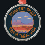 Adorno Metálico Monument Valley Navajo Tribal Park Viaje Vintage<br><div class="desc">Monument Valley,  una región desierta de arena roja en la frontera entre Arizona y Utah,  es conocida por las torres de piedra arenisca del Parque Tribal Navajo del Valle del Monumento.</div>
