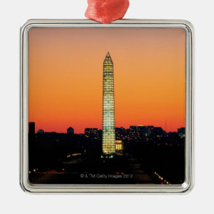 Adorno Metálico Monumento a Washington bajo restauración al atard