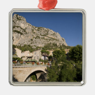 Adorno Metálico Moustiers-Sainte-Marie, Provenza, Francia.