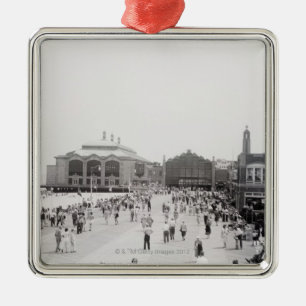 Adorno Metálico Muchedumbres