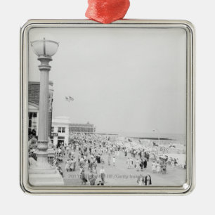 Adorno Metálico Muchedumbres en explanada