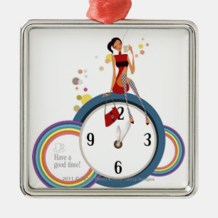 Adorno Metálico Mujer que se sienta en un reloj y que sostiene una
