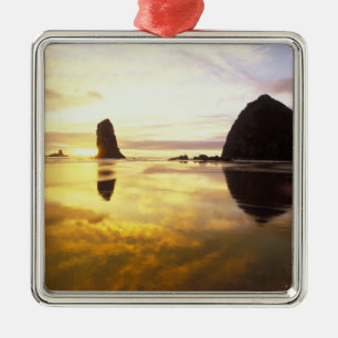 Adorno Metálico N.A., EE. UU., Oregón, Atardecer en Cannon Beach c