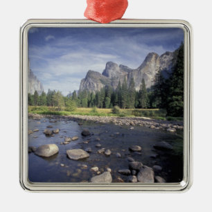 Adorno Metálico NA, EE. UU., California, Yosemite NP, Vista del va