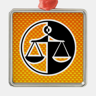 Adorno Metálico Naranja Amarillo Justicia escala