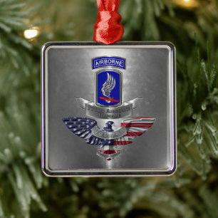 Adorno Metálico Navidad del veterano de la Brigada Aerotransportad
