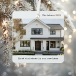 Adorno Metálico Navidades de fotografía personalizados de casa nue<br><div class="desc">Conmemorar su primera temporada de vacaciones en su nueva casa con el Ornamento Metalizado de Navidades de fotografía de First Home New House Personalizado. Este elegante ornamento cuenta con una foto personalizado de su nueva casa, lo que lo convierte en la forma perfecta de celebrar su hito. Ya sea que...</div>