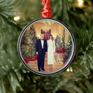 Adorno Metálico Navidades de Trump para la Casa Blanca