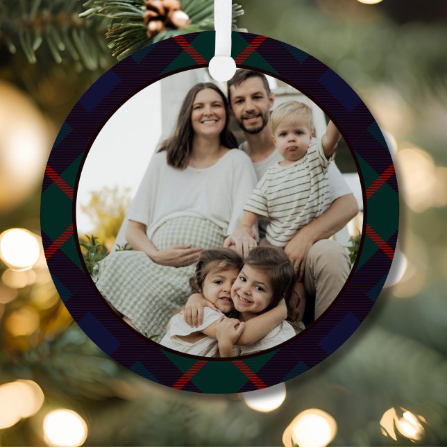 Adorno Metálico Navy Green Red Plaid Family Photo (Subido por el creador)