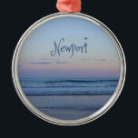 Adorno Metálico Newport Beach California Ocean Sunrise Blue<br><div class="desc">Newport Beach California Ocean Sunrise Blue Beautiful fotografía del amanecer de la playa de Newport. Podrás sentirte sentado en un lugar tranquilo, ya que el pájaro vuela por el aire y la brisa del océano fluye sobre tu cara. Escuche las ondas luminosas mientras entran y recuerde unas vacaciones que alguna...</div>