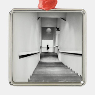 Adorno Metálico Niza Francia, Museo de Arte Moderno en escalera