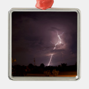 Adorno Metálico Nubes de tormenta de relámpago nocturno