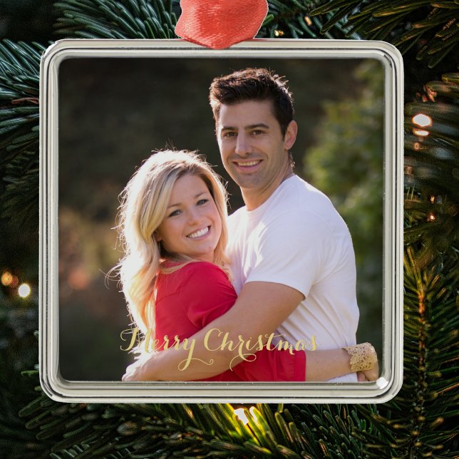 Adorno Metálico Nuestra primera Navidad casada elegante de oro Tex (Our First Christmas Married Elegant Gold Text 1st Metal Ornament)