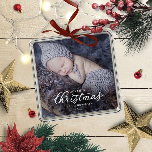 Adorno Metálico Nuestra primera Navidad como abuelos con guión bla (Subido por el creador)