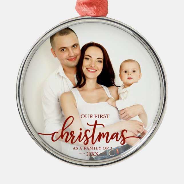 Adorno Metálico Nuestra Primera Navidad Como Familia De 3 Guiones  (Frente)
