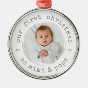 Adorno Metálico Nuestra primera Navidad como Mimi y Pops 2025 Foto