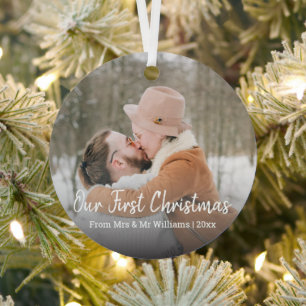 Adorno Metálico nuestra primera navidad, escritura mínima,mr&mrs ,