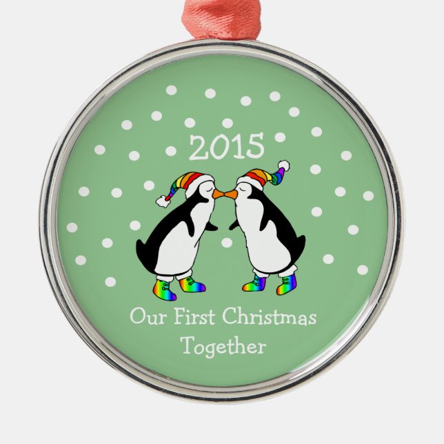 Adorno Metálico Nuestra primera Navidad juntos 2015 (Pingüinos LGB (Frente)