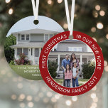 Adorno Metálico Nueva dirección residencial 1Navidades Simple 2 Fo<br><div class="desc">Celebra la alegría de tu nuevo lugar con un personalizado de dos fotos "Primera Navidad en nuestro nuevo hogar", rojo y blanco, de adorno metalizado redondo. Todas las imágenes y la redacción de esta plantilla son fáciles de personalizar. (CONSEJOS DE DISEÑO DE IMÁGENES Y TEXTO: 1) Para ajustar la posición...</div>