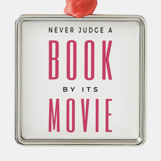 Adorno Metálico Nunca juzgues un libro por su película (Frente)