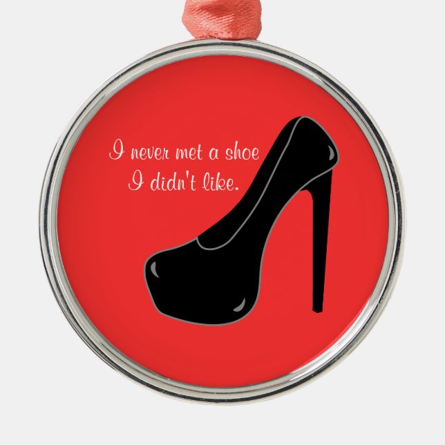 Adorno Metálico Nunca resolvió un zapato (Frente)