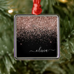 Adorno Metálico Oro Rosa - Nombre de la parquea del Purpurina negr<br><div class="desc">Oro Rosa - Nombre del Monograma Rubor Rosado y Negro Purpurina y Ornamento de Navidad Inicial. Esto hace que el dulce perfecto cumpleaños 16,  boda,  ducha de novia,  aniversario,  ducha de bebé o fiesta de soltera sea regalo para alguien que ama el lujo glam y los estilos de moda.</div>