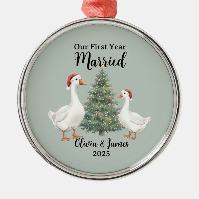Adorno Metálico Our First Year Married Goose Custom Christmas (Frente)