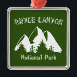 Adorno Metálico Parque nacional del Cañón de Bryce<br><div class="desc">El Parque Nacional del Cañón de Bryce,  en el sur de Utah,  es conocido por sus hoodoos de color crimson,  formaciones rocosas en forma de spire.</div>