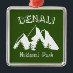 Adorno Metálico Parque nacional Denali<br><div class="desc">Denali se encuentra a los pies de la cordillera de Alaska y es la montaña más alta de América del Norte.</div>