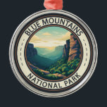 Adorno Metálico Parque nacional Montañas Azules Australia Vintage<br><div class="desc">Diseño de arte vectorial de las montañas azules. El parque es conocido por el mirador Echo Point,  cerca de la ciudad de Katoomba,  que tiene vistas panorámicas al valle de Jamison y a las Tres Hermanas,  una importante formación de arenisca y lugar sagrado para los aborígenes.</div>