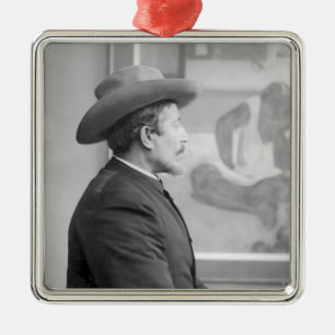 Adorno Metálico Paul Gauguin delante de sus lonas