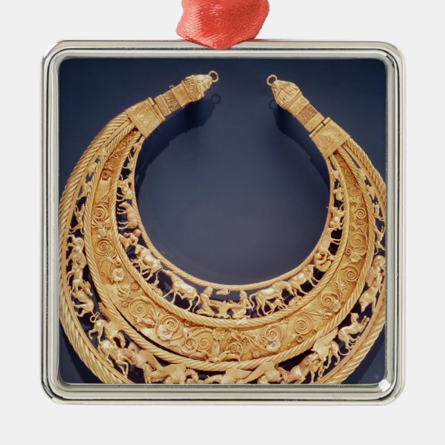 Adorno Metálico Pectoral en medialuna de Tolstaya Mogila (Frente)