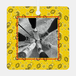 Adorno Metálico Personalizado blanco amarillo Bandana Rojo informa