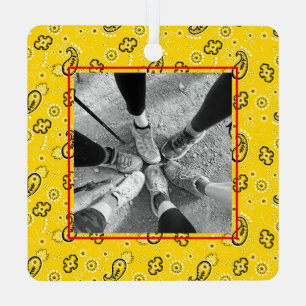 Adorno Metálico Personalizado blanco amarillo Bandana Rojo informa