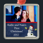 Adorno Metálico Personalizado personalizado Jolly Winter Ornaments<br><div class="desc">Personaliza tu personalizado Ornamento de Navidad con tu nombre y el año! ¡Un regalo perfecto para Navidades de cualquier miembro de la familia o amigo! Tenemos una línea entera dedicada a este diseño aquí en nuestra tienda zazzle bajo la pestaña *Ver por BODA de COLECCIÓN del menú para incluir invitaciones...</div>