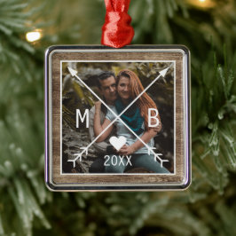 Adorno Metálico Personalizado Rustic Monogrammed Love Heart Arrows