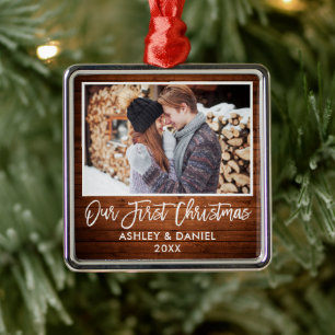 Adorno Metálico Pincel Script Pareja de madera Nuestra Primera Nav