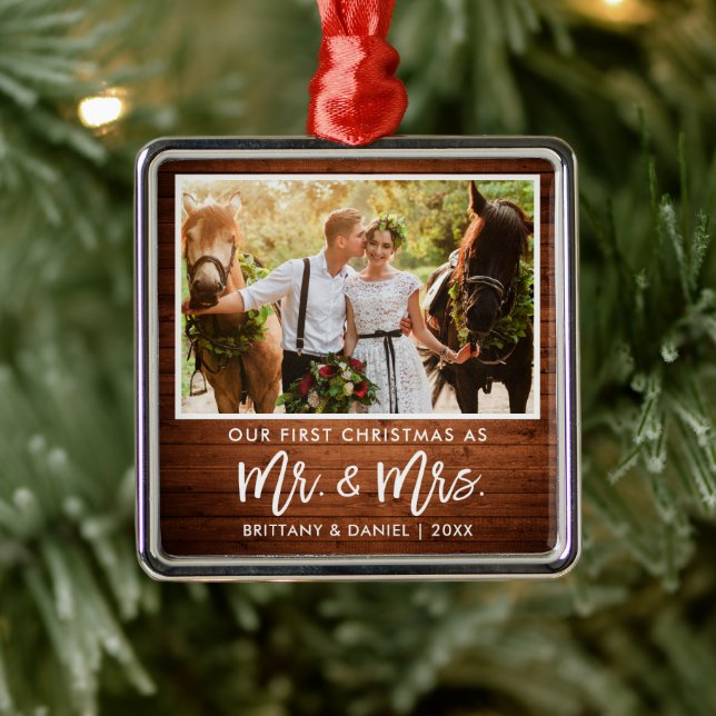 Adorno Metálico Pincel Script Wood Primera Navidad Sr. y Sra. (Árbol)