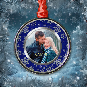 Adorno Metálico Plantilla de copo de nieve plateado con marco azul