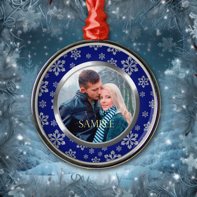 Adorno Metálico Plantilla de copo de nieve plateado con marco azul (Subido por el creador)