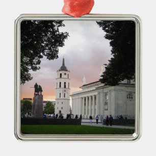 Adorno Metálico Plaza Catedral en Vilnius, LITUANIA —
