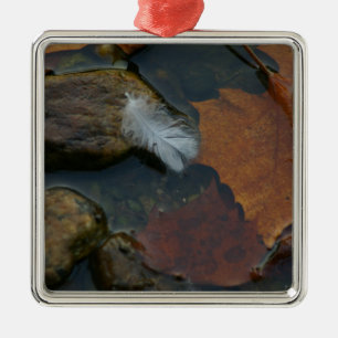 Adorno Metálico Pluma blanca
