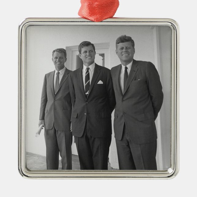 Adorno Metálico Presidente John Kennedy y Brothers American Camelo (Frente)