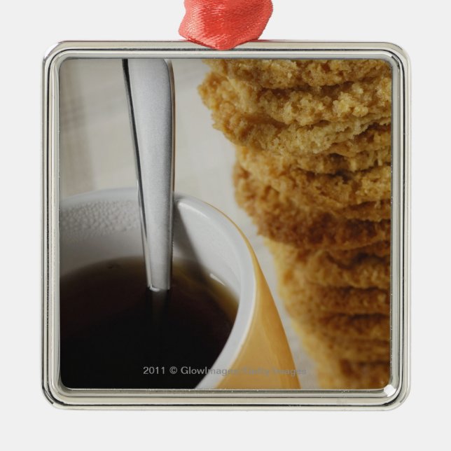 Adorno Metálico Primer de una taza de café con las galletas (Frente)