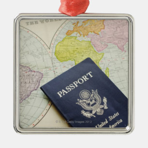 Adorno Metálico Primer del pasaporte que miente en mapa
