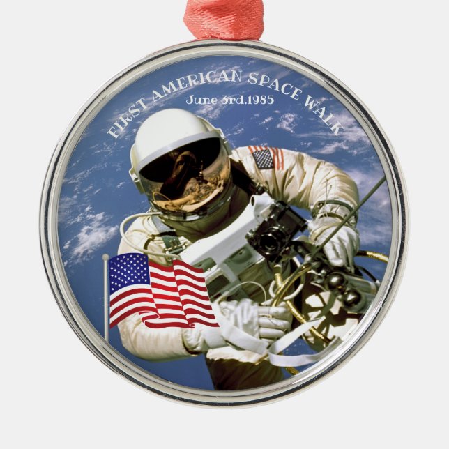 Adorno Metálico Primera caminata espacial astronauta estadounidens (Frente)